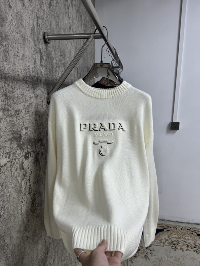 Pra*a sweater